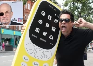 每日邮报金钱：Dom Joly反思金钱和他卖给萨尔曼·拉什迪